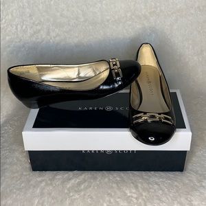 Karen Scott Mahri Wedge Flats